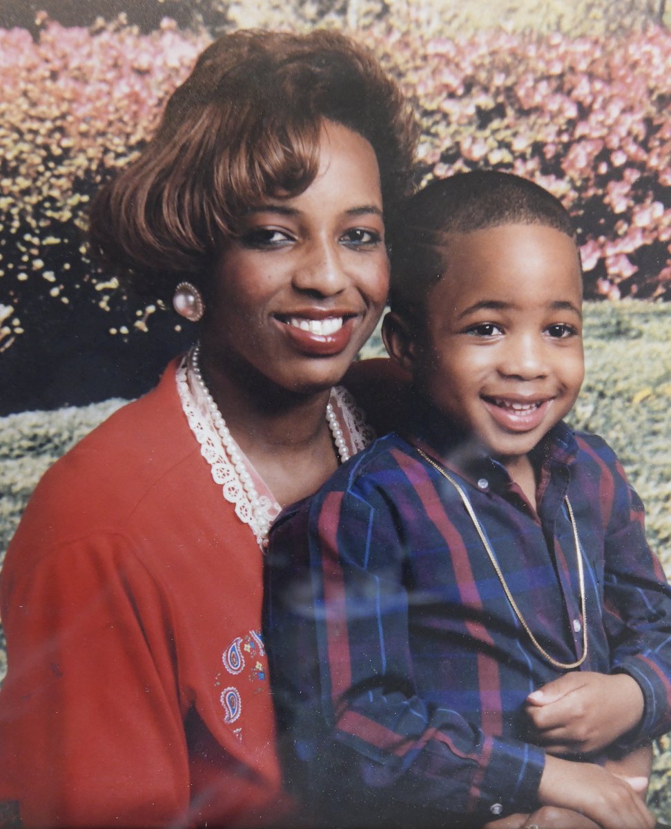 This is Felecia Johnson. Her family still needs answers.  #coldcase #outofthecold #tarrant star-telegram.com/news/local/com…