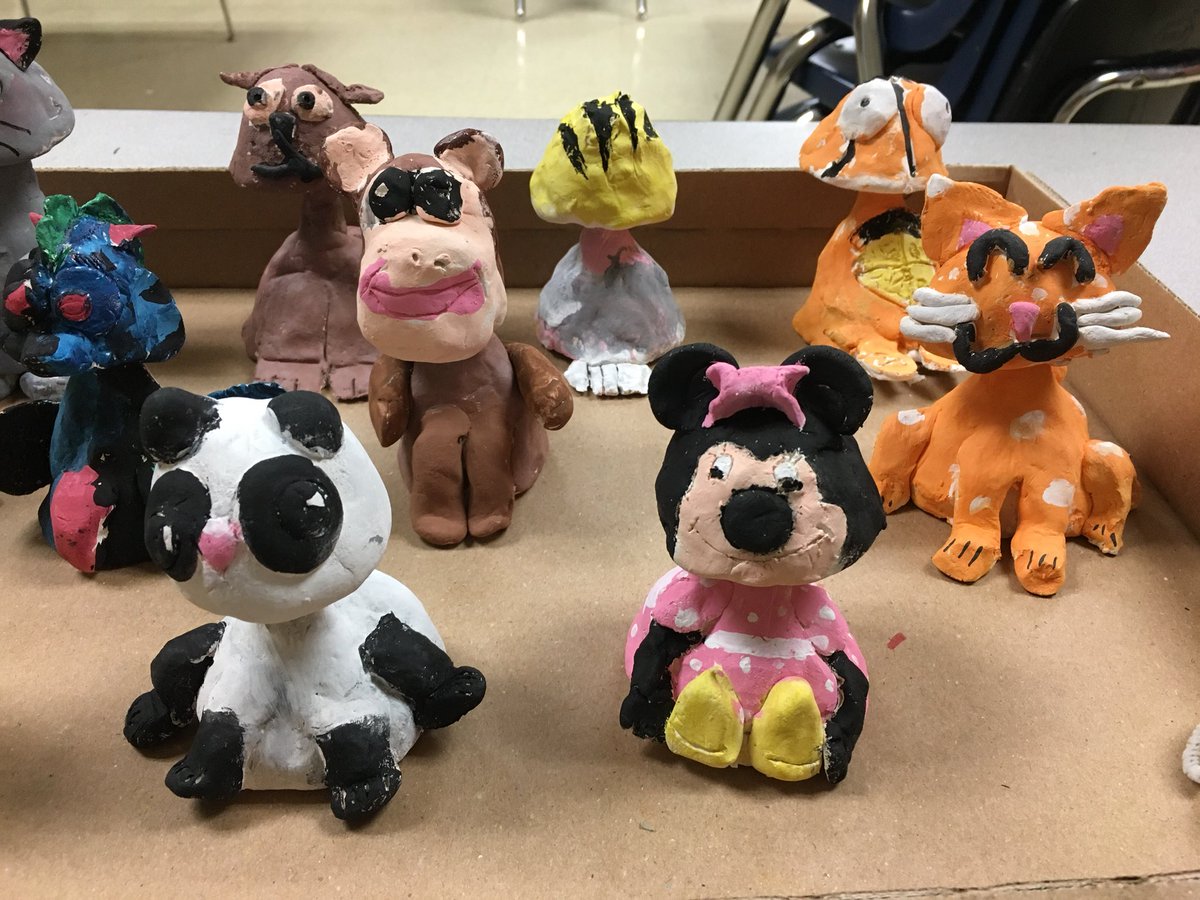 adamshuntart's tweet photo. Awesome clay bobble heads by 4th grade #pisdcreatesart #huntlearns https://t.co/5A5Vyibm8o