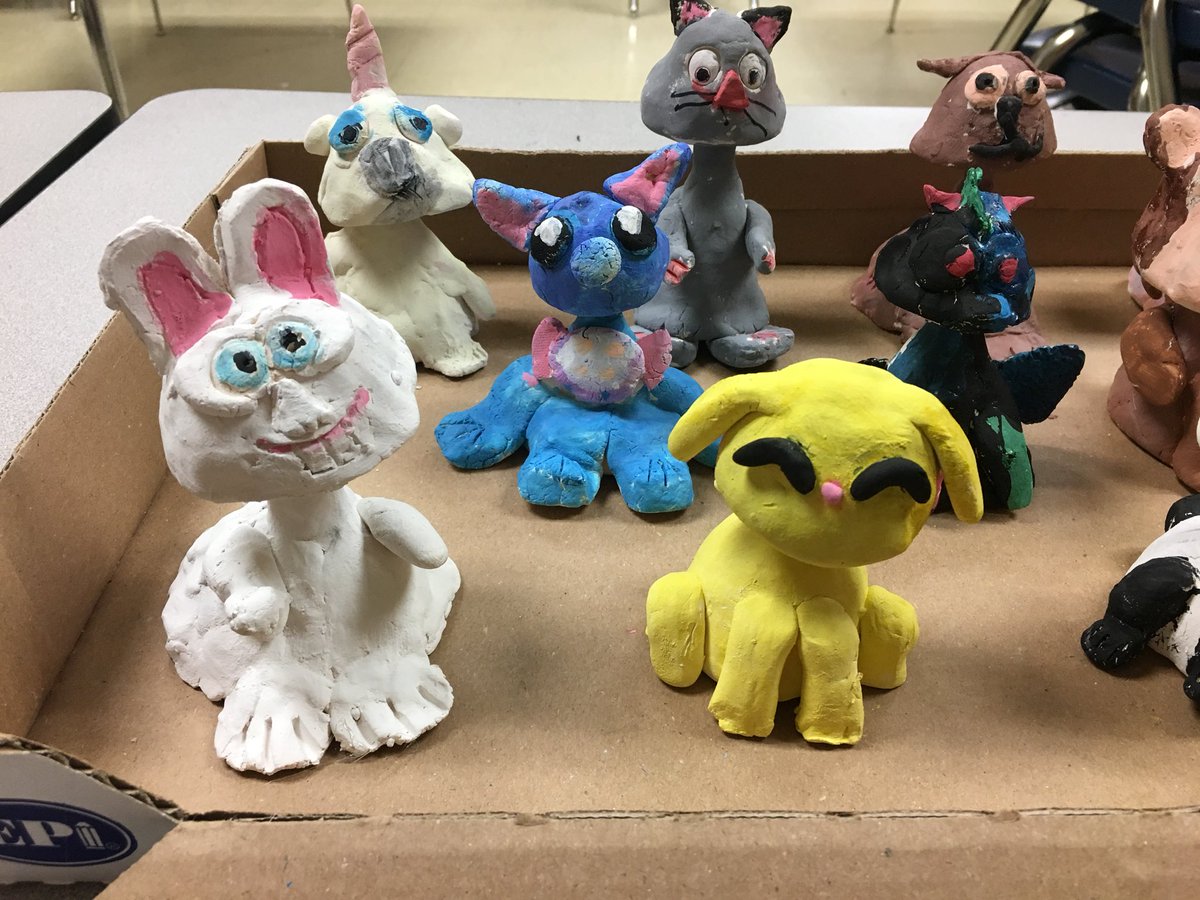 adamshuntart's tweet photo. Awesome clay bobble heads by 4th grade #pisdcreatesart #huntlearns https://t.co/5A5Vyibm8o
