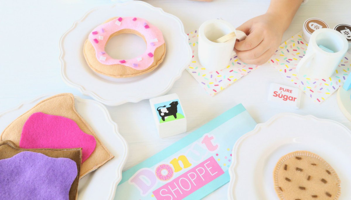 MsPartyPlanIt's tweet photo. Looking for a fun craft for Spring Break? I'm showing how to make these Felt Bakery Treats from scratch over on #FUN365! AD @OrientalTrading https://t.co/RpFPuCvJQJ https://t.co/F9EmaXquok