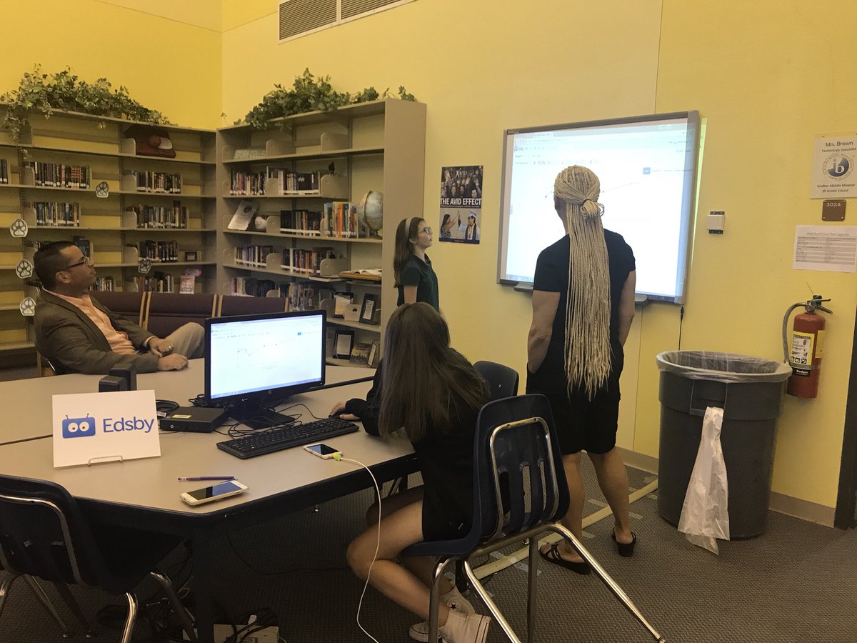 WalkerPTSA's tweet photo. Family Tech Night! Our awesome students showing off their skills!!!@WalkerMiddleIB @TechisforGirls @WolvesRead #walkerheroes https://t.co/TACRCEXoEo
