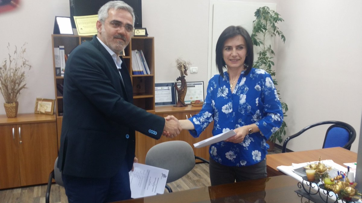 sirioss's tweet photo. A Memorandum of Understanding (MoU) was signed on Wednesday 4th of April in #Skopje between @AKETH and the "Vocational Education and Training Center" of Former Yugoslav Republic of Macedonia which strengthens cooperation between the two organizations in the field of #VET https://t.co/CWHNwXIpVz