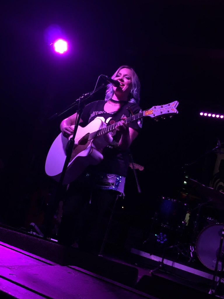 mrsLilMurray's tweet image. Great show @Philippahanna - you made us all feel like your best mate. Inspired by your band. Taking so many creative thoughts away with me. Thanks for being AMAZING! #YouAreAmazing #KeepOnDriving