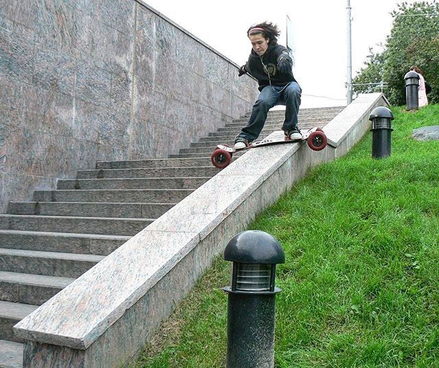 🇷🇺 @pavelpeshin 🇷🇺 📷 @nick.marchenko .
.
.
.
#mbsmountainboards #mountainboarding #lipslide #moscow #russia #jib #actionphotography #actionsports #hotaction #boardslide #summer #snowboarding #downflatdown #waybackwednesday ift.tt/2JiJdEa
