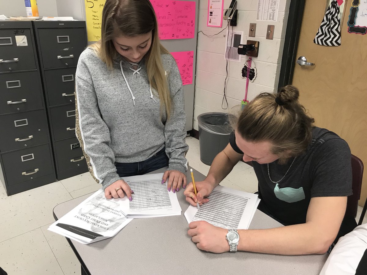 autieh's tweet photo. Today I took the opportunity to thank a student from each hour for their hard work in my class! This young lady understood the lesson very quickly and was quick to help her classmates. #thankful #positivelyPBHS #actsofkindness https://t.co/0h64NpGMaU