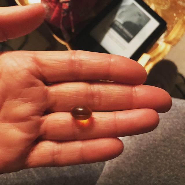 JenMcGahan's tweet photo. Must sleep through 3:56 am. Must sleep through til at least 5:00. Must. Sleep. #jetlag #mustsleep #sleep #sleepy #sleepyhead #sleepessence #intooils #vetiver #lavender #valerian #tangerine #rue #melatonin #bedtime #dreaming https://t.co/4jNbvba2ce https://t.co/clh3g9s6VR