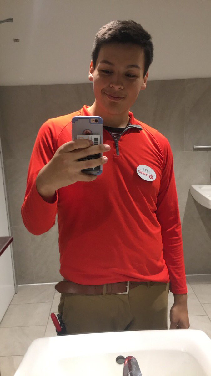 hisnamericks's tweet photo. Ever since I came to UT I started eating healthier/exercising consistently and I just wanted to share a little from my weight loss journey. Still have a long way to go but it feels nice looking back and seeing how far I’ve come 👁👅👁#almostaskinnylegend https://t.co/TzyBigM2Pa