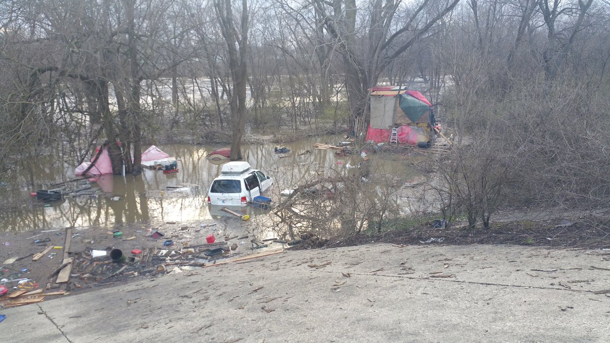 StevenMcMahan's tweet photo. 3.9 inches of rain causes big problems for our friends living along the river @indy_hoop @SeanWTHR https://t.co/v0e3wcelOi