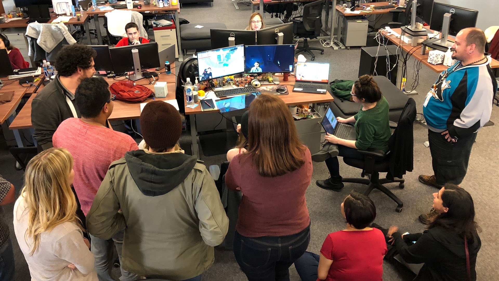 Roblox On Twitter More Than 2 000 Gunters In The Roblox Community - robloxverified account