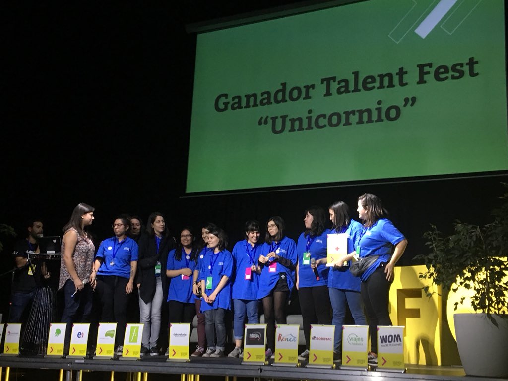 PieraCurotto's tweet photo. El team de @IBMdeChile y @CruzRojaChilena ganó el premio #Peoplechoice y #Unicornio por el impacto comunidad que tiene su proyecto #TalentFestSCL de @Laboratoriala 👏👏👏 😍 felicitaciones!!! @citizenIBM @EmpleosIBMLatam @IBMVolunteers https://t.co/2mSZOChYeo