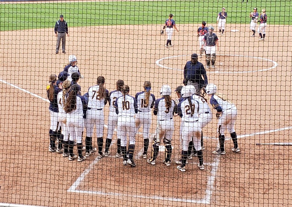 Wednesday afternoon well-spent in Strawberry Canyon with @CalSB for the Caldecott Classic vs. Saint Mary's!

@wheredeyatzo on the mound today and bringing 🔥, and the Cal bats offering ample support, including a PAIR of 3-run HRs from @SparacinoKarlee & @jazmynjacksonn! #GoBears