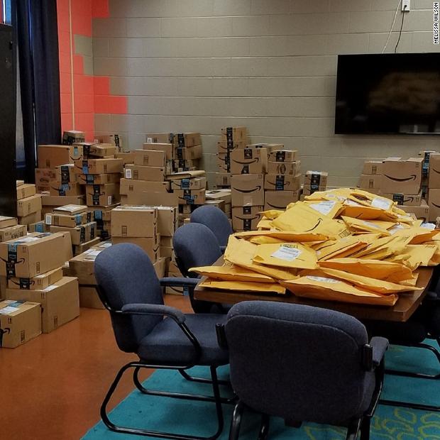 CNN's tweet photo. When an Oklahoma teacher revealed what the chairs in her classroom look like, she didn't imagine it would drive people to donate more than $44,000 in supplies https://t.co/PvOLwSrNLI https://t.co/7IzNoyHnne