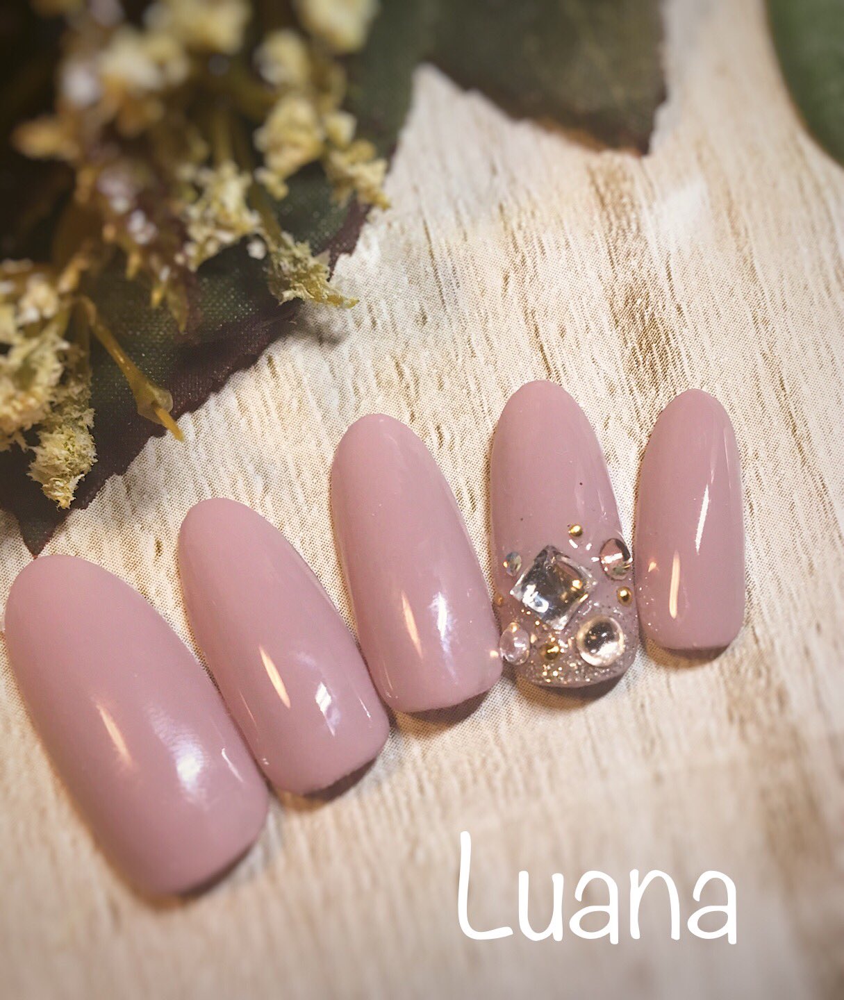 Nail Salon Luana Sample ピンクベージュと一本キラキラで ポイントなりますね Nail ネイル ジェルネイル 東大阪ネイル 上品ネイル ワンカラーネイル T Co Zkcswwfdux Twitter
