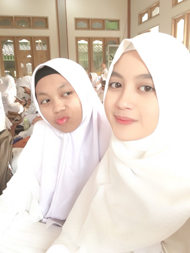 Acara khataman Quran kelas 12 dan doa bersama menjelang UN H-4   🙏🏻🙏🏻🙏🏻