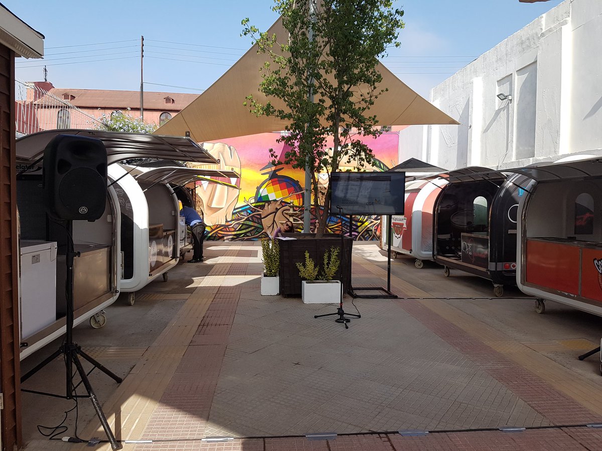 Conoce el #AntesyDespués de la 8va #PlazadeBolsillo ubicada a un costado de la estación Cumming de <a href="/metrodesantiago/">Metro de Santiago</a> en el corazón de los barrios Brasil y Yungay en <a href="/Muni_Stgo/">Santiago</a> 
Es operada por <a href="/PdB_Cumming/">Plaza de Bolsillo Cumming</a> y tiene una amplia oferta de actividades culturales. 
¡Visítala!