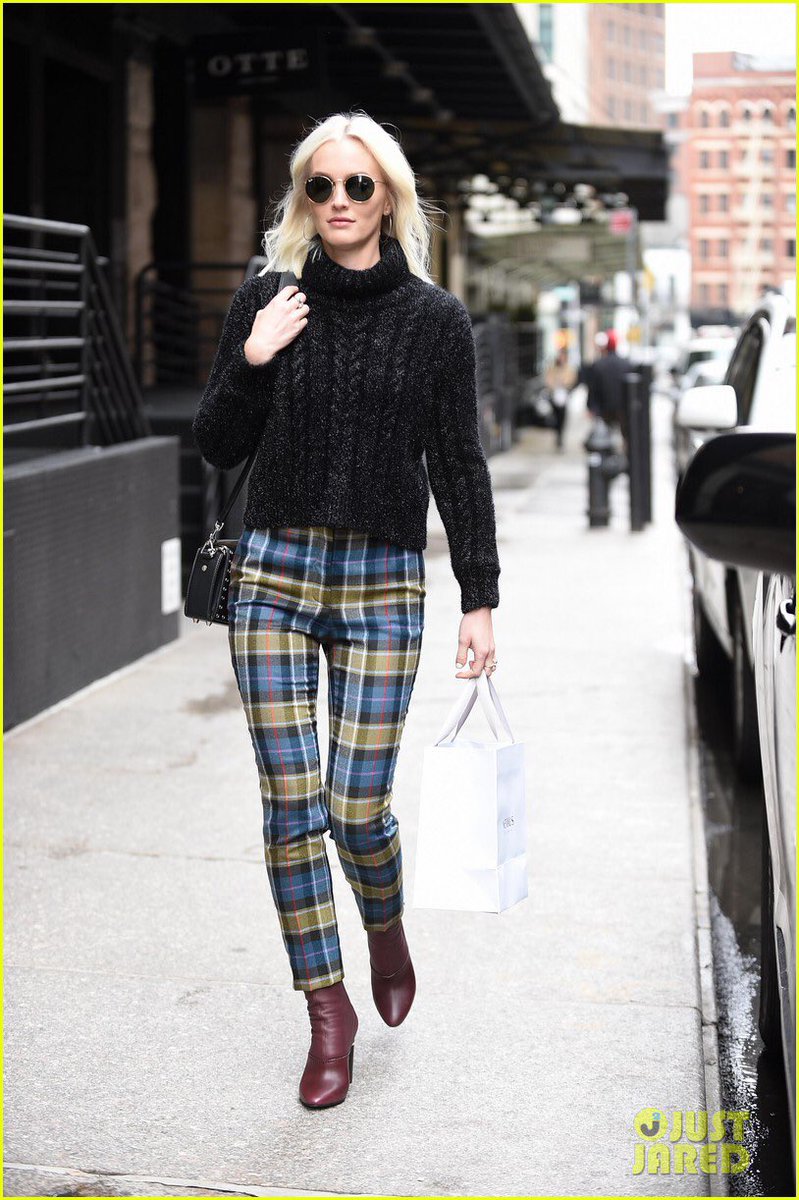 Taylor R On Twitter Omg Leighton Meester With Platinum Blonde