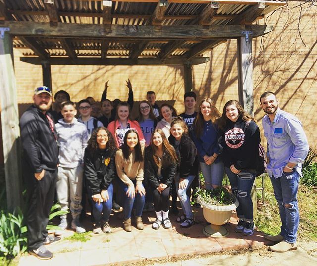 HSJATrojans's tweet photo. FCA hosted a farewell party for Pastor John Newman, who is moving to Bentonville. https://t.co/ewO3y3KK7a https://t.co/4fv9vSslJ6