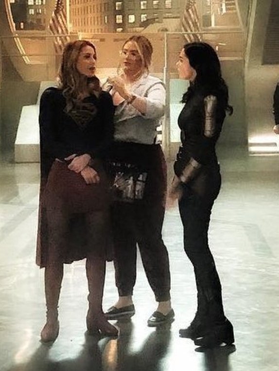 JacksonBrittsny's tweet photo. #supercorp #agentreign #psiturn 

Kara: no you take him. I don't want him. People just talked me into dating him. No. Never again.

Imra: he is immature. Please free me. Where is psi? I miss her. 

Mon-el: so... do you think they are fighting over me or...😢

Audience: 😂🖕💀 https://t.co/RDIZospWQV