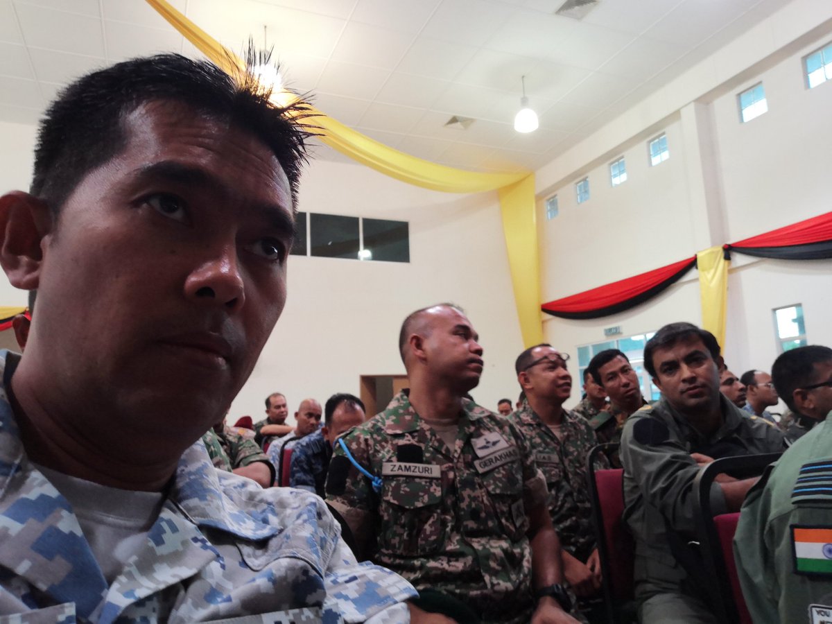 mmi403206's tweet image. @MAFSC_ 47/18 East Malaysia Capability and Operational Study (EMCOS) 2018 Visit Kuching-Labuan-Kota Kinabalu 2-6 Apr 18. #LearnAndEnjoy #MAFperkasa