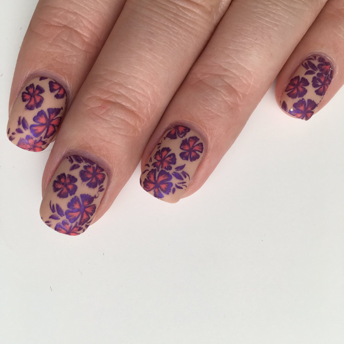 ccutecorner's tweet photo. New #nails are up on my #blog featuring @OPICanada and @SallyHansenCA #polishes: https://t.co/jEp269Nf5U #NOTD #manimonday #manicuremonday #nailart #naildesign #flowernails #sallyhansenca #opicanada https://t.co/bfqQp0LqU9