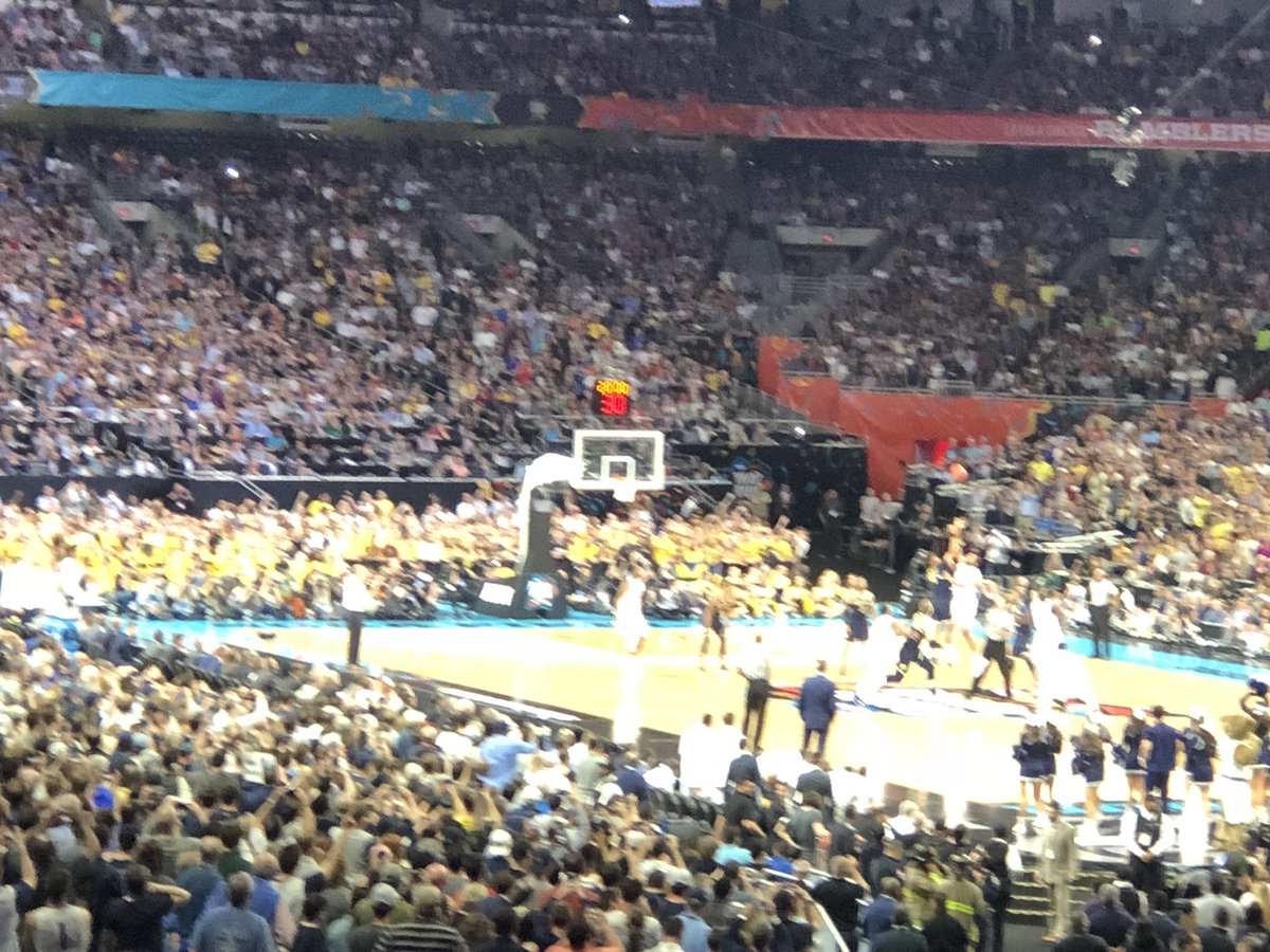 ArriolaSuzette's tweet photo. #NationalChampionshipGame #MarchMadness #FinalRound2018 @ArriolaSuzette https://t.co/RbfSr081Mj