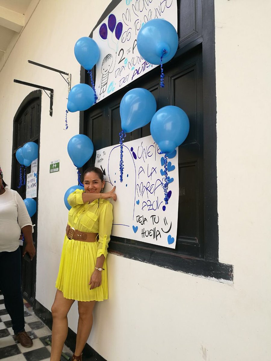 promsocialsmr's tweet photo. Através de la oficina de Discapacidad celebramos #DiaMundialDelAutismo y de la concienciación sobre el Autismo. Nos unimos a la marea azul y dejamos nuestra huella fomentando la Inclusión, tolerancia y respeto para lograr romper barreras y hacer una sociedad accesible para todos. https://t.co/s0OOgYSrC7
