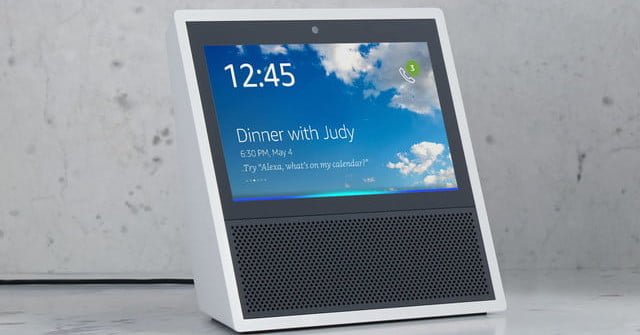 realizetoday's tweet image. #Google could be creating an Assistant-powered #smart_display of its own dlvr.it/QNCj2z