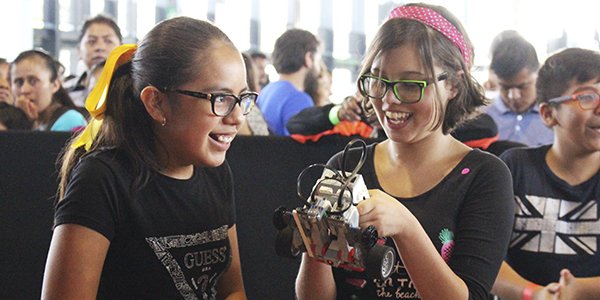TalentLand_MX's tweet photo. RobotiX es un movimiento educativo que ha impactado a más de 170,000 niños, niñas y jóvenes de todo México. Conoce más sobre @SoyRobotiX en el área de #TalentExecutive https://t.co/Juxrk3r8Zf