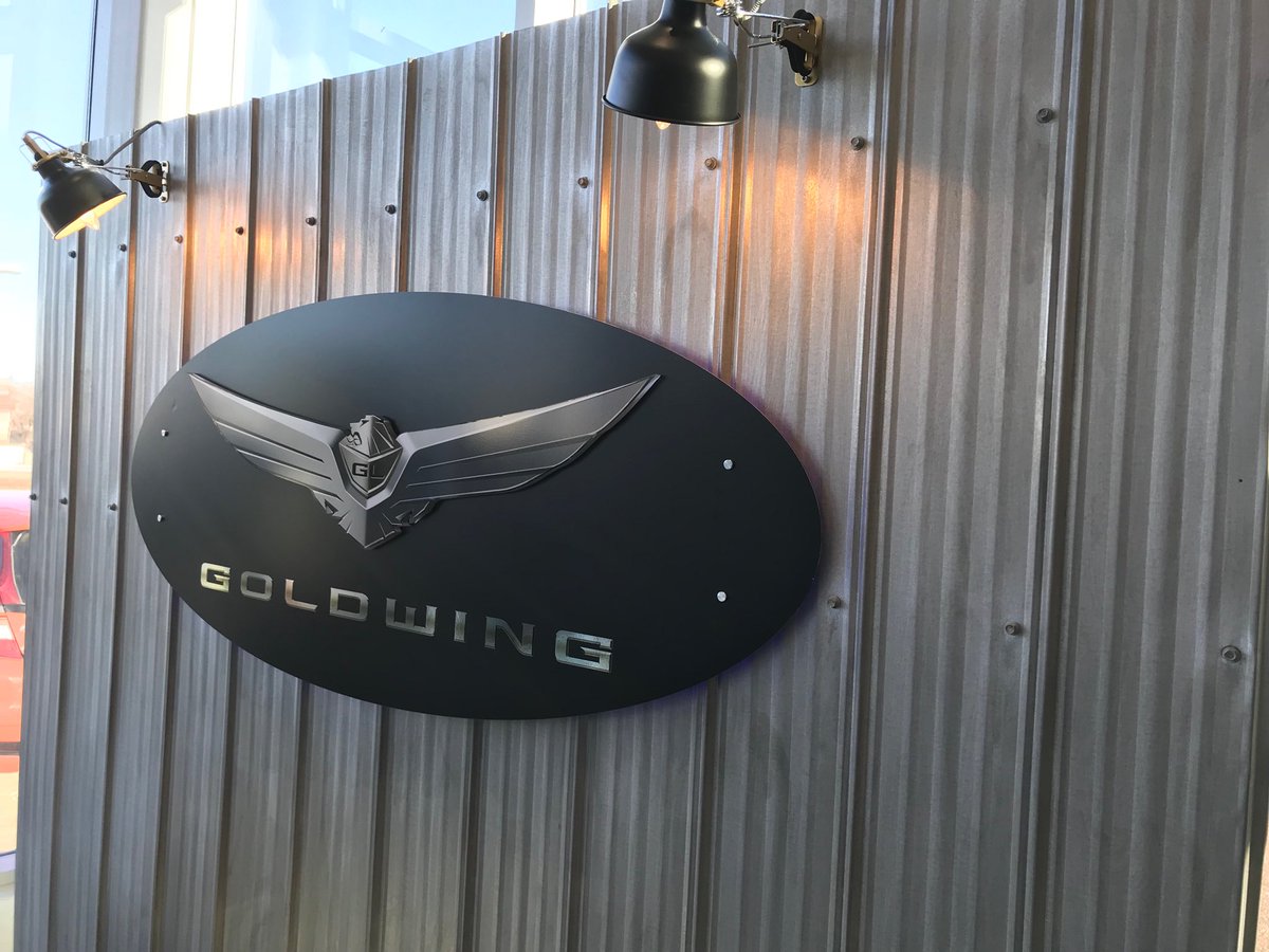 reidandwrightad's tweet photo. Check out this sweet sign that was just installed for our friends at @LloydHondaCars Make sure to stop by their showroom and check it out and the 2018 redesigned Gold Wing! #classy
#ACP #matteblack #acrylic #chromevinyl https://t.co/roqxYvt1oC