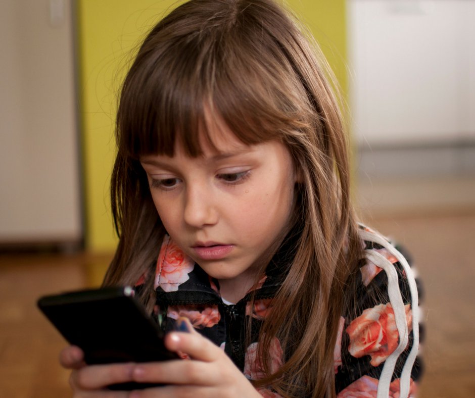 Support raised at the Childhelp Shining Stars Gala will help ensure there is ALWAYS someone to answer the call of a child in need when they call the <a href="/Childhelp/">Childhelp</a> National Child Abuse Hotline.  bit.ly/2IJQhcK #CHShiningStars #ChildhelpImpact #lightandhope #FiveTooMany