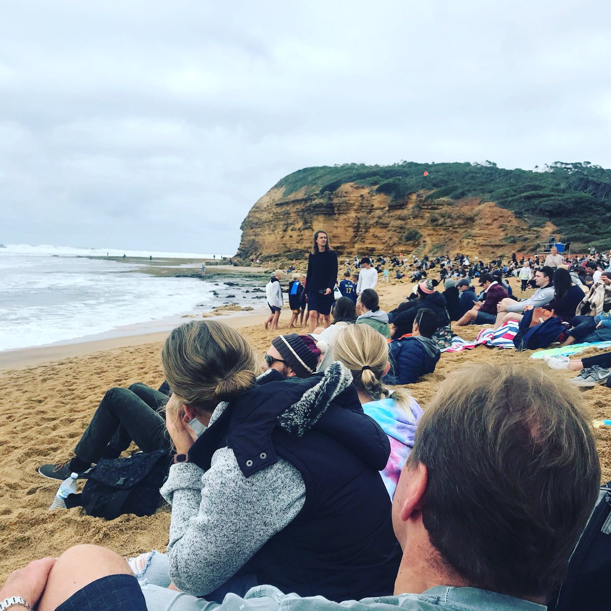 thecodehoppers's tweet photo. Josh &amp; Sam at the Rip Curl Pro Bells Beach this morning! Plenty of Round 3 heats. Wouldn’t it be great to see @Mick_Fanning win in his final professional event! #cheersmick #hopping https://t.co/LG71IfX9YV