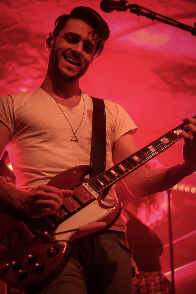 josie_carletta's tweet image. i’m a 17 year old self-taught photographer &amp;amp; my dream is to go on tours &amp;amp; photograph my favorite artists. a simple retweet could really help get my name out there. u know what to do twitter.