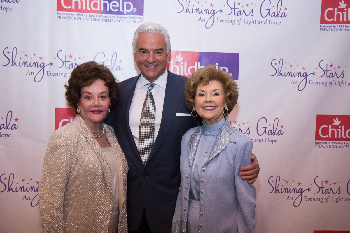 Thrilled to welcome <a href="/Childhelp/">Childhelp</a> Celebrity Ambassador <a href="/ImJohnOHurley/">John O'Hurley ☘️🐕☘️</a> as emcee of the 3rd Annual Childhelp Shining Stars Gala! Looking forward to an evening of light and hope on April 21! #CHShiningStars #ChildhelpImpact #lightandhope #FiveTooMany