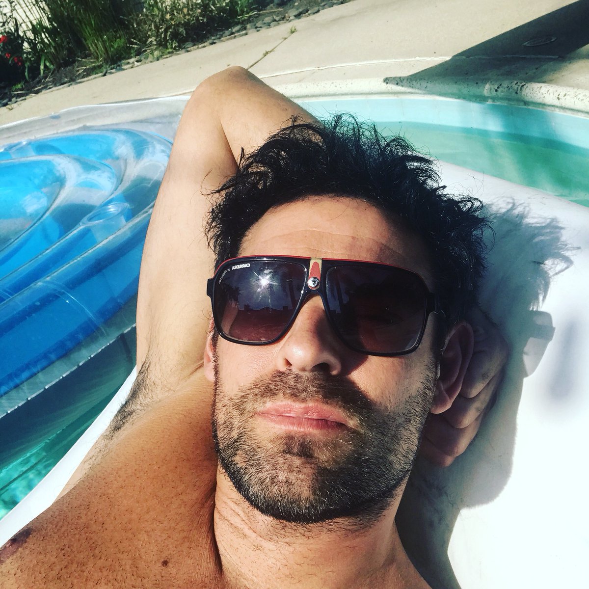 ImToddChristian's tweet photo. Roughing it at the office 💦 Tell me to get to work 😂
#monday #caseofthemondays #gettowork #liveactioncomics #Grandscope #production https://t.co/DDmyjyGlZp
