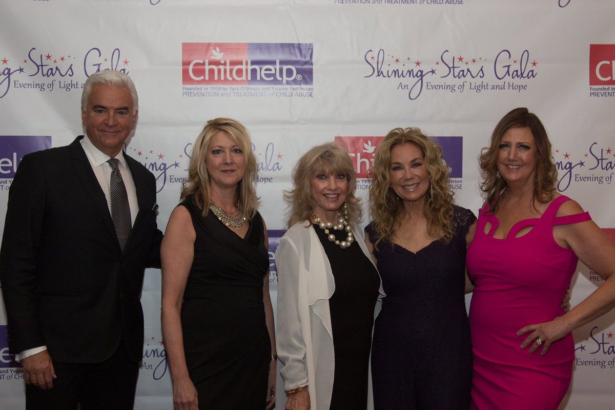 “I thank God for how Childhelp brings the light of love &amp; healing into the lives of abused children. It is a privilege to use my passion to bring joy &amp; comfort to the children’s souls." Joy Runyon, Legacy Chapter Member
#CHShiningStars #lightandhope #FiveTooMany #ChildhelpImpact