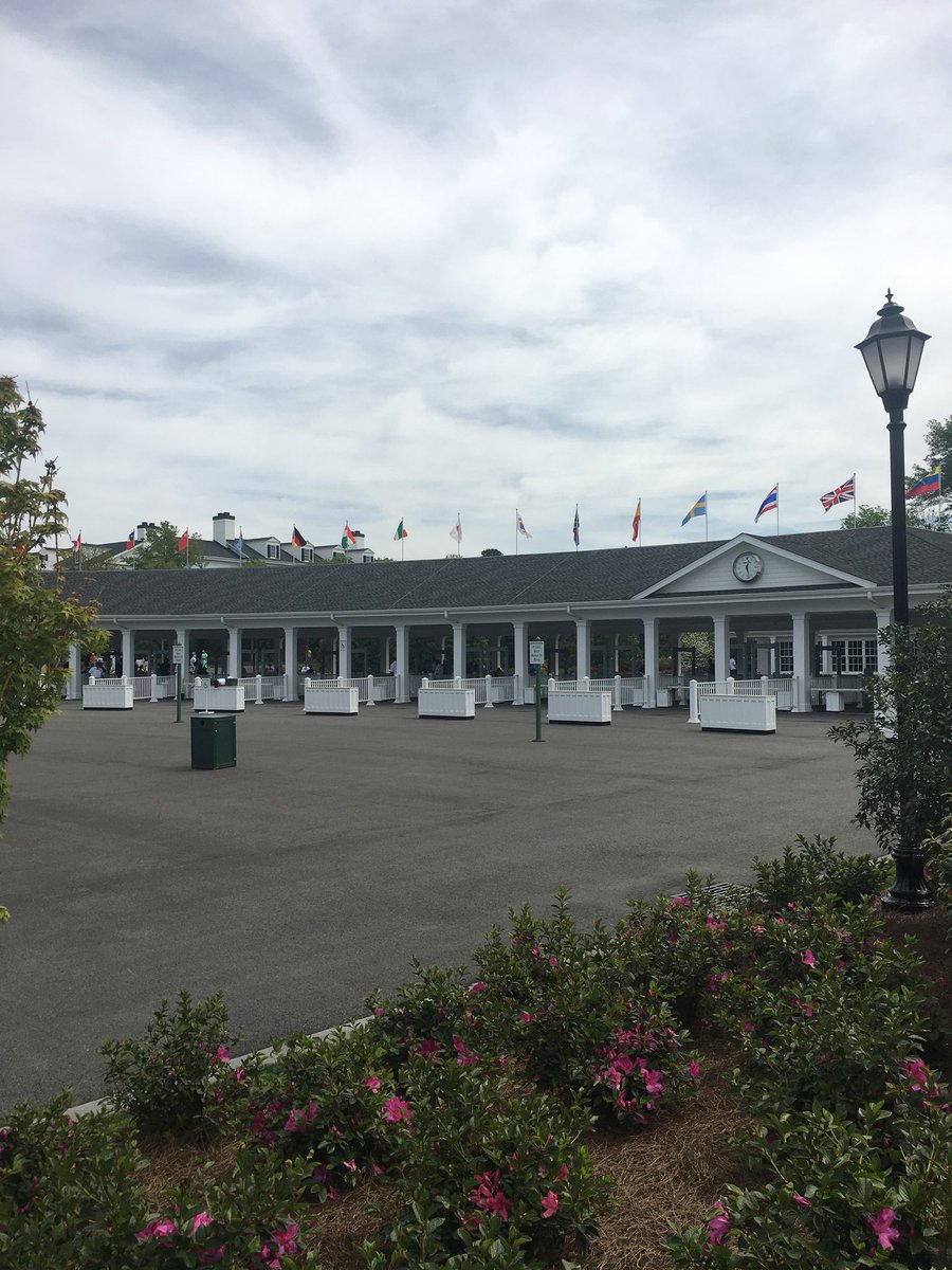 Grips4good's tweet photo. We have arrived #wegiveagrip #MastersMonday #themasters2018 #greensports #greenthegame https://t.co/ubLd28Ycjt