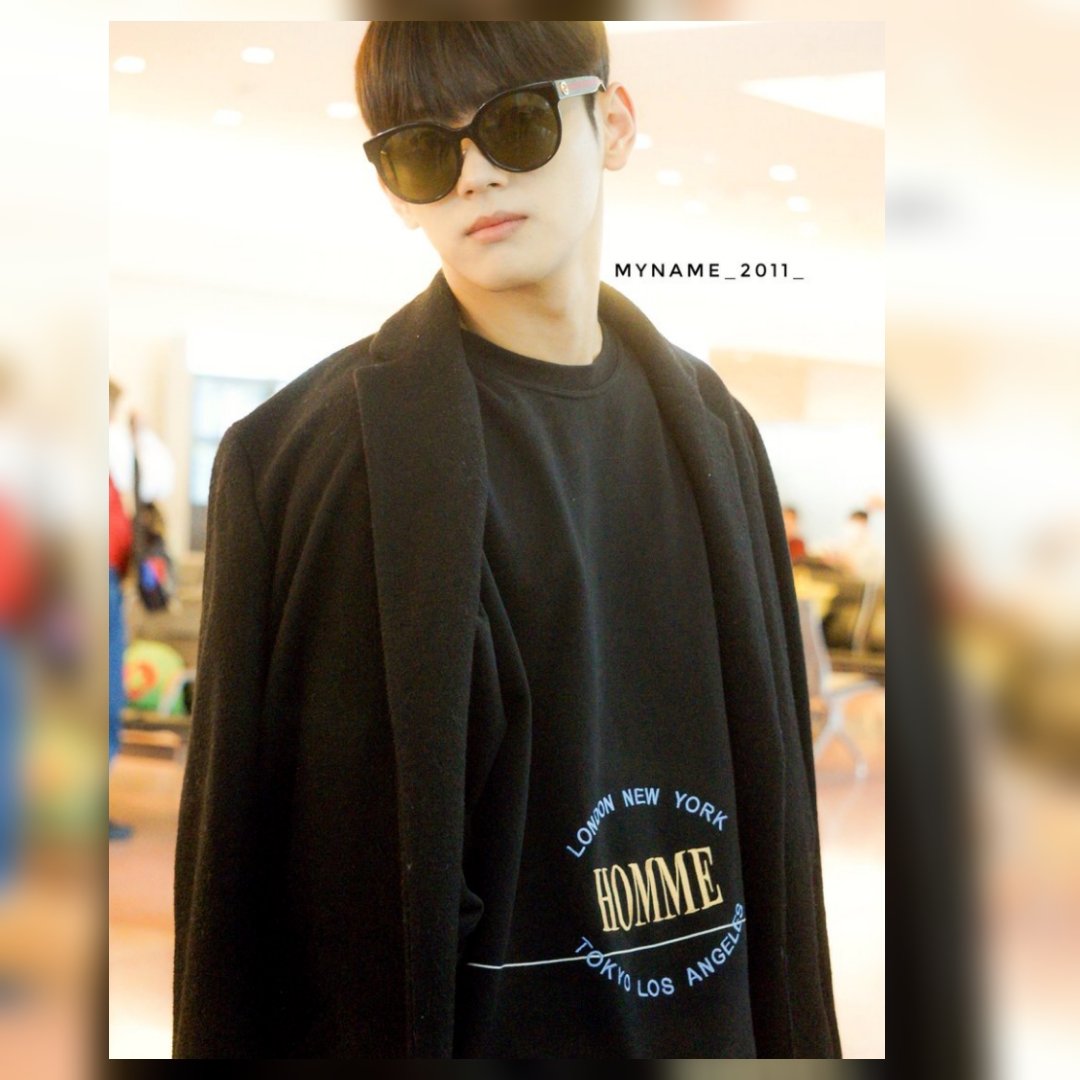 Seyong_Style's tweet photo. Thread ➿ ~ #SeyongStyle 
📆 01.04.2018 #Airportfashion 
👕 #BALENCIAGA 
Homme Embroidered Crewneck Sweatshirt
🕶 #Gucci  GG0035S Sunglasses 
⌚️ #GUCCI GG2570 watch
👟 Ace Gucci Signature sneaker 

#️⃣ #SEYONG #myname #mygirl #Kpop #Jpop #Dancer #Rapper #Actor #Drama #Musical https://t.co/WyskzM83hm