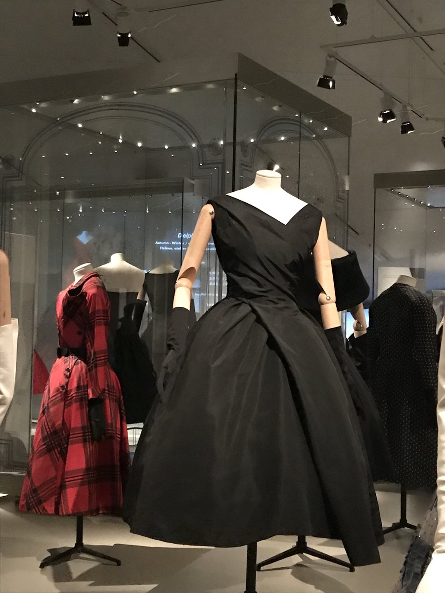 madina_mtm's tweet photo. .@dior exhibition at @ROMtoronto. Every fashionista’s dream, wow 😲 👗 #fashion #toronto #romdior #style https://t.co/8ORVIfVHR0