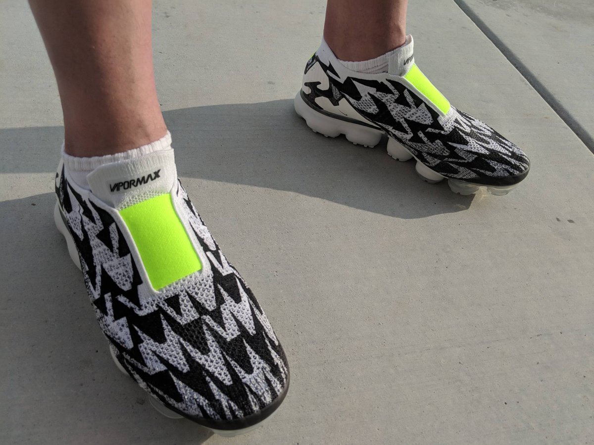 acronym vapormax on feet