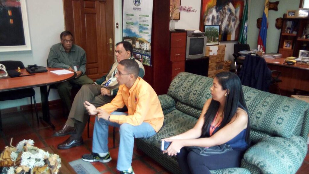 uam_ve's tweet photo. El día de hoy estuvimos reunidos en la sede del Rectorado, Autoridades, Estudiantes y funcionarios del CICPC Delegación las Acacias del Estado Carabobo, tratando los hechos ocurridos recientemente en la comunidad universitaria en lo que a seguridad se refiere. #UAM https://t.co/OByppp42K8