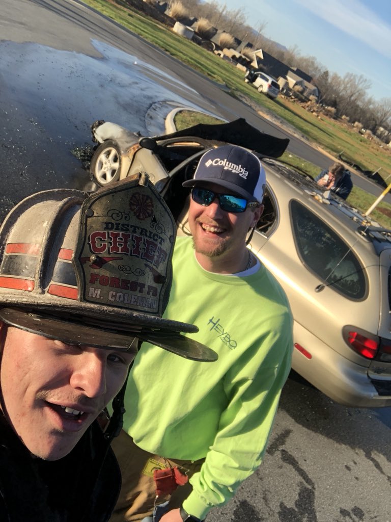 5thTruckie's tweet photo. Took in a Car job with the brothers yesterday. Also realized the White helmet doesn’t look to good. #STHO #Borough #CarJob #Thelordgoinblessus @FVFD51 https://t.co/MSy8vnNrp4