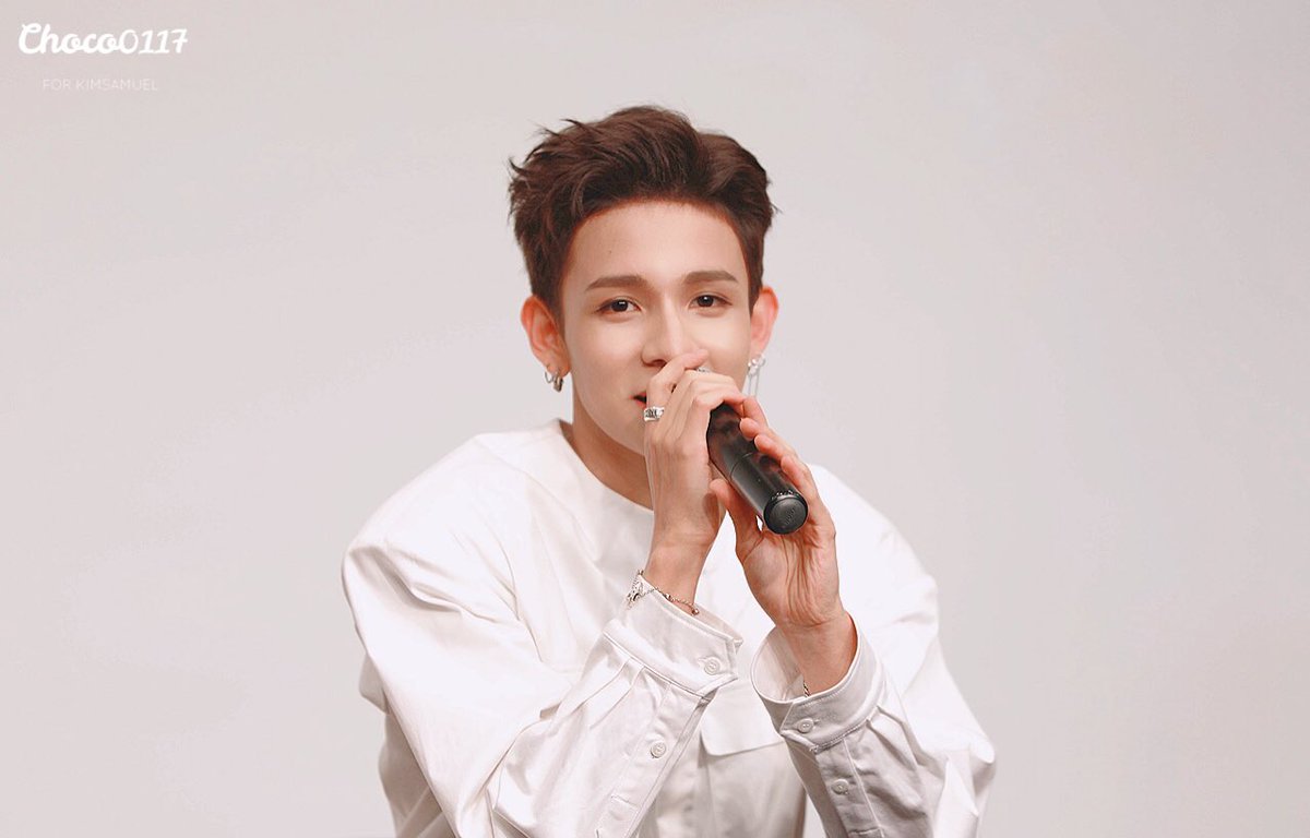 Choco020117's tweet photo. 180331 TCC ‘ONE’ 첫 팬사인회 HD 4P
 @bravepunch0117 
#사무엘 #Samuel #サムエル #ONE https://t.co/SIG5vSrtR9