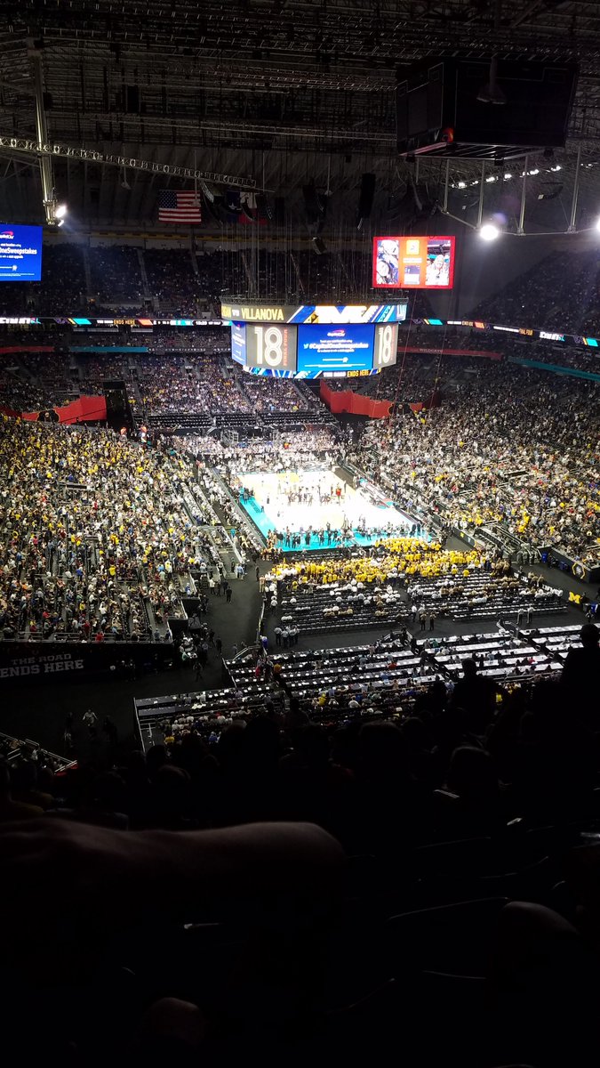 taylor_stone7's tweet photo. These Michigan Alumni would love to get to the front! GO BLUE! #CapitalOneSweepstakes https://t.co/mMnwEEhgmM