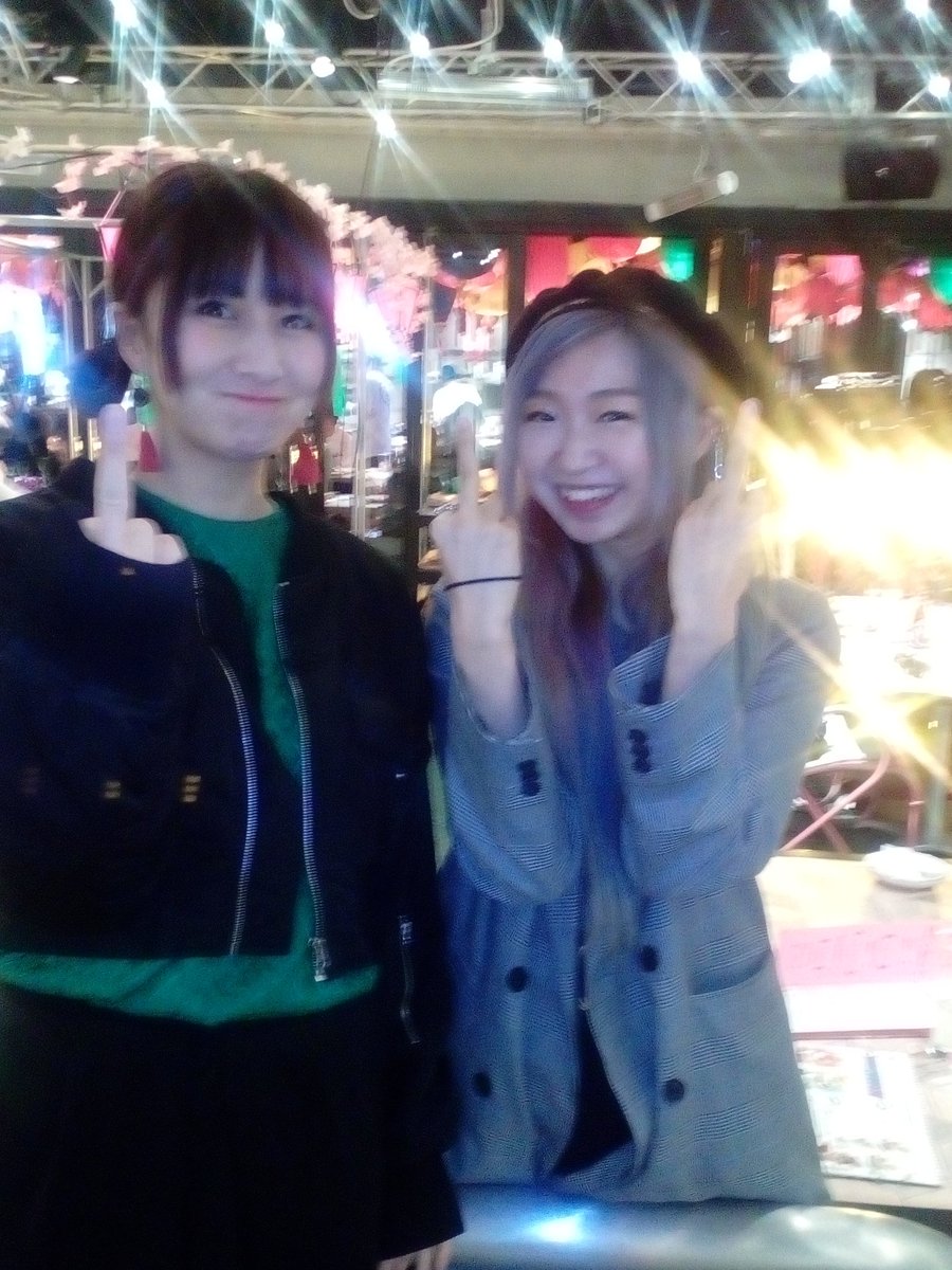 vegetanpul's tweet photo. 2018.3.28
DJの演者さん、MARMELOちゃんと一緒に来ていた未終ちゃんです。
女子力高いお二人。
#サナギ新宿 #EPITAPH331 https://t.co/pqx4Gt1T2p