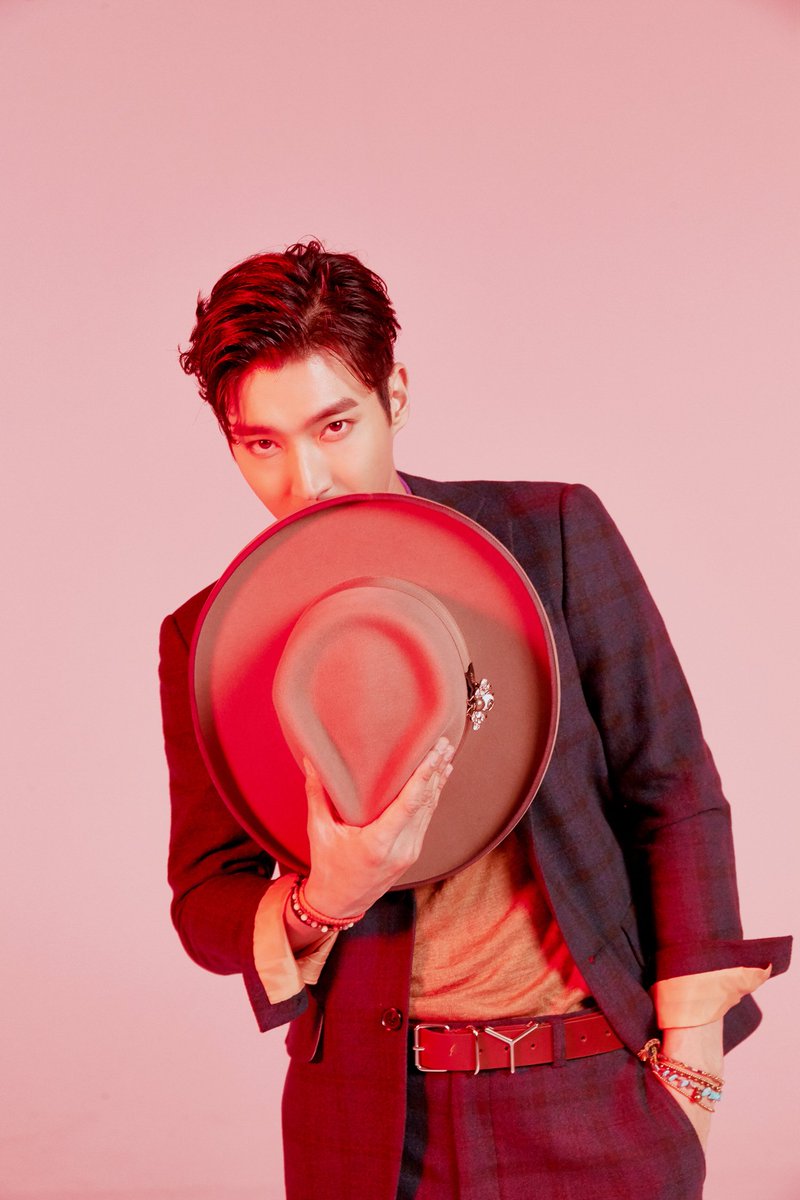 SJofficial's tweet photo. #SUPERJUNIOR [#REPLAY - The 8th Album Repackage]
Title song ‘#LoSiento’
🕺2018.04.12 6PM KST  

#시원 #SIWON(@siwonchoi) 
#SuperJuniorReplay #SuperJuniorLoSiento 
#슈퍼주니어 #LabelSJ https://t.co/L3OLc4ak6A