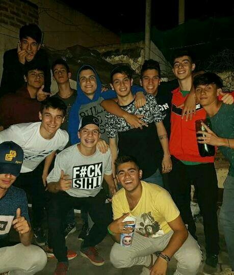 manoloami's tweet photo. Que lindo grupo , ojalá no se corte la amistad https://t.co/1TVZaAggRP