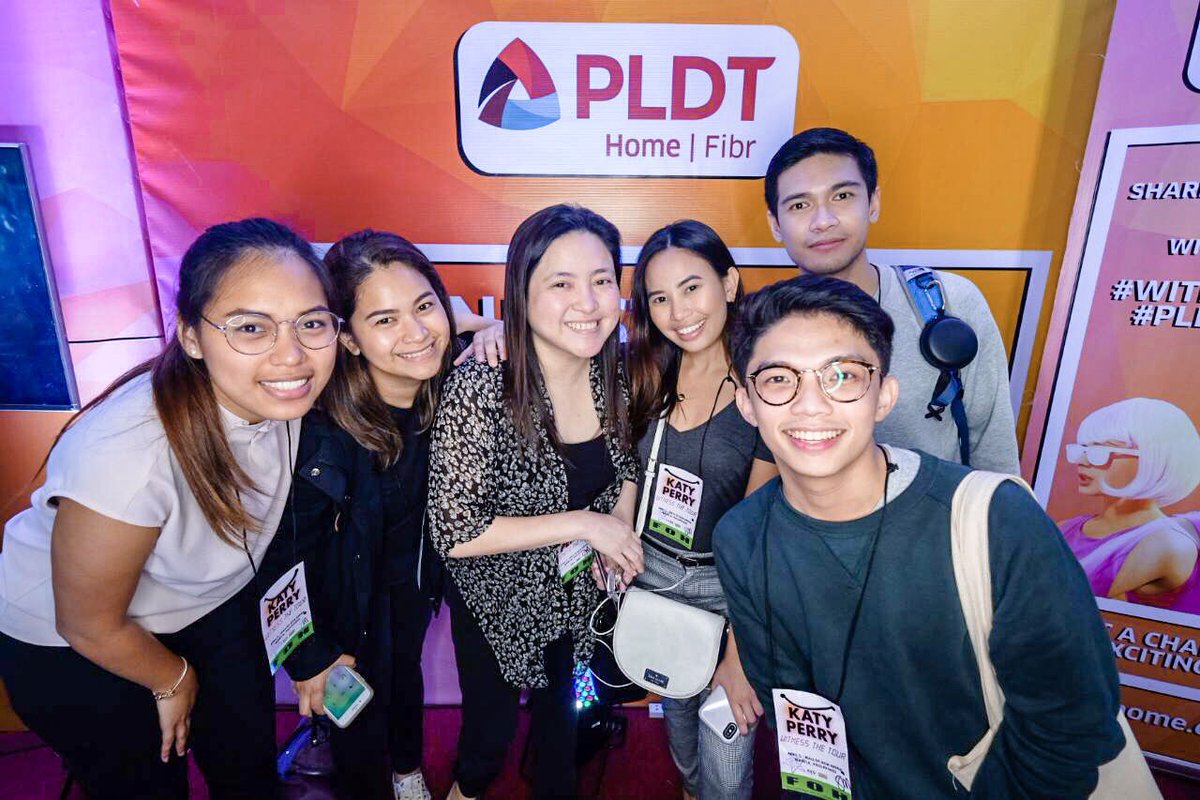 paoloumpa's tweet photo. Hello from yer PLDT-Smart socials!!! @quenniesr @yegumagat @AbbieReal @kt_jose @Mxlmrd #SmartKatyPerry #PLDTHomeFibr #WitnessTheTourMNL https://t.co/93obMd4fL4