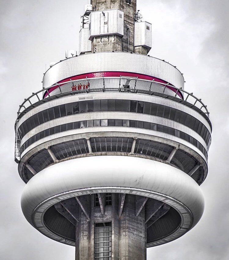 ThankYouToronto's tweet photo. Would You Walk The @TourCNTower? 📷 [jamai_photography] #ThankYouToronto https://t.co/tgHGPeB3tK