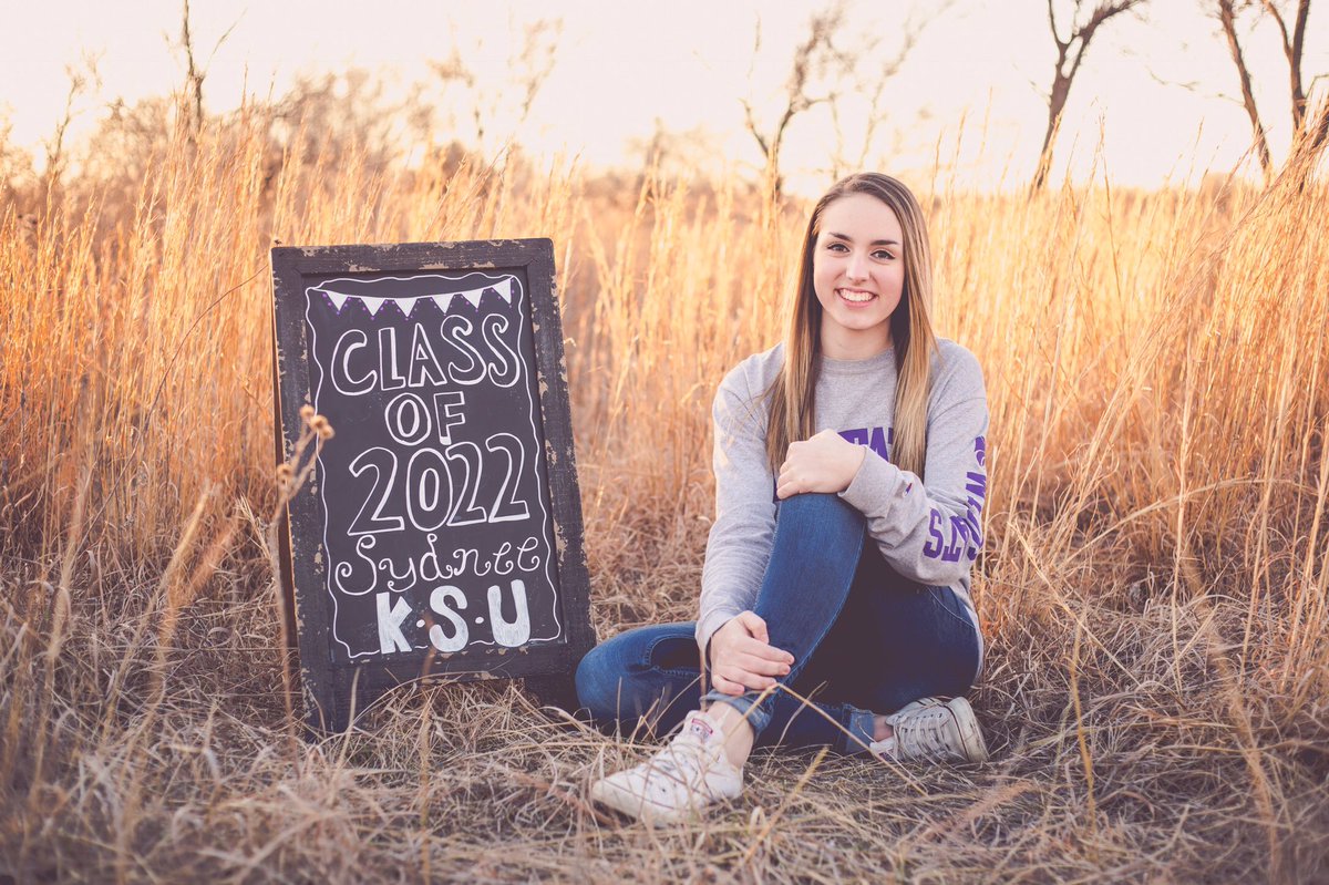 sydnee_caton33's tweet image. is i️t May yet? #seniormonday