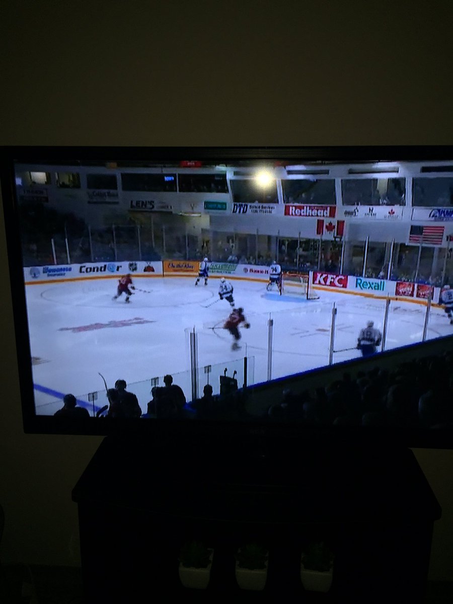 Nice to hear a familiar voice in @Phil_Andrews_ for game 7! Come on <a href="/WHLPats/">Regina Pats</a> #JoinTheRegiment